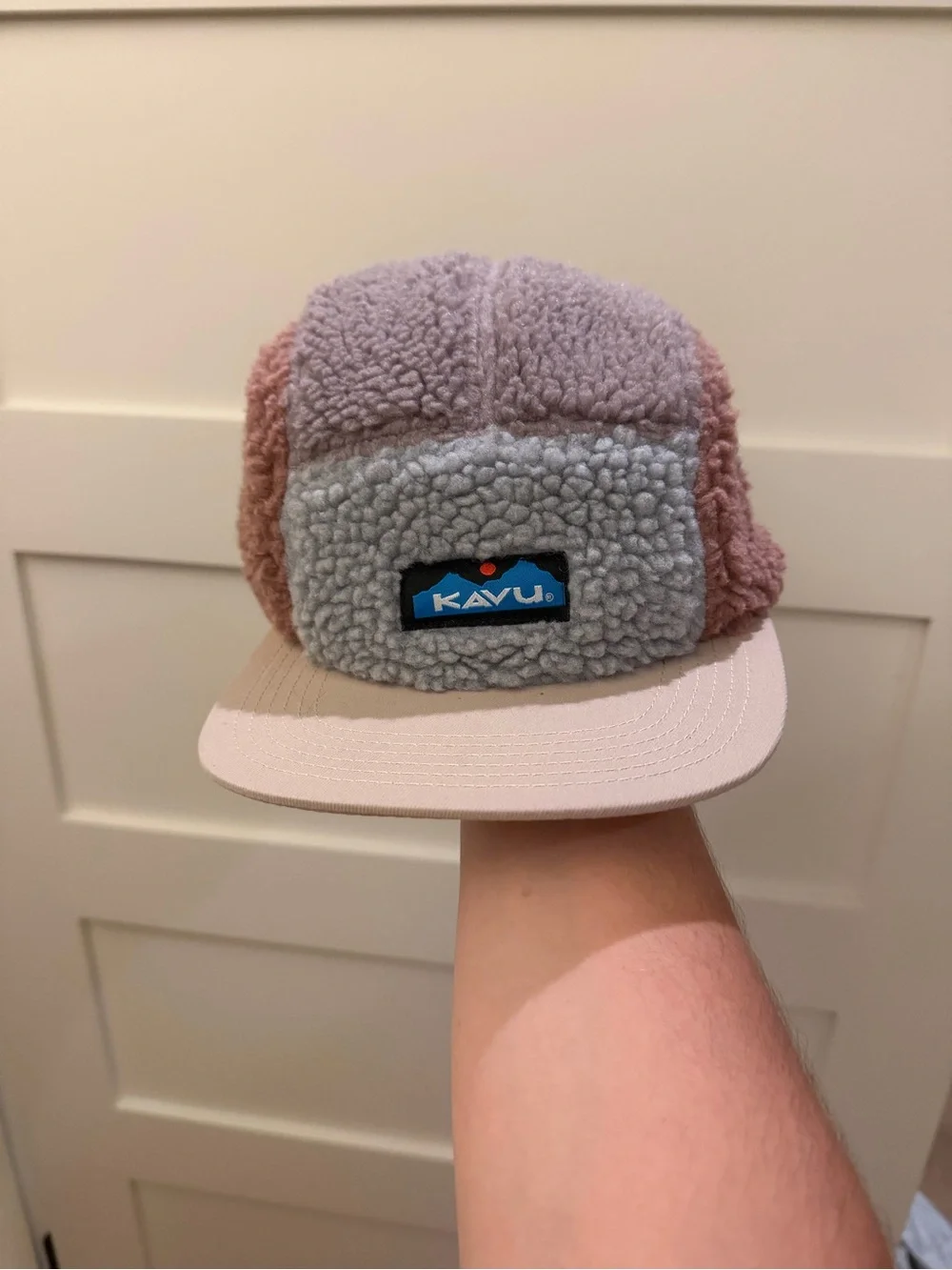 Kavu Sherpa Patch/5-panel Cap in Light Pink, Mauve & Light Gray